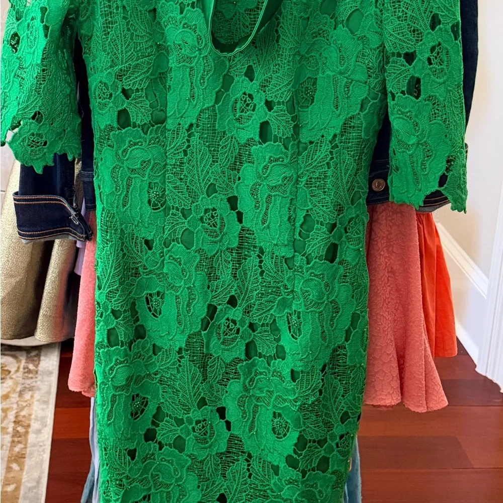 Elegant Green Lace Midi Dress with Belt
